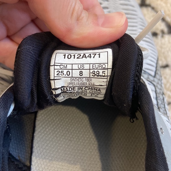 ASICS - Picture 4 of 4